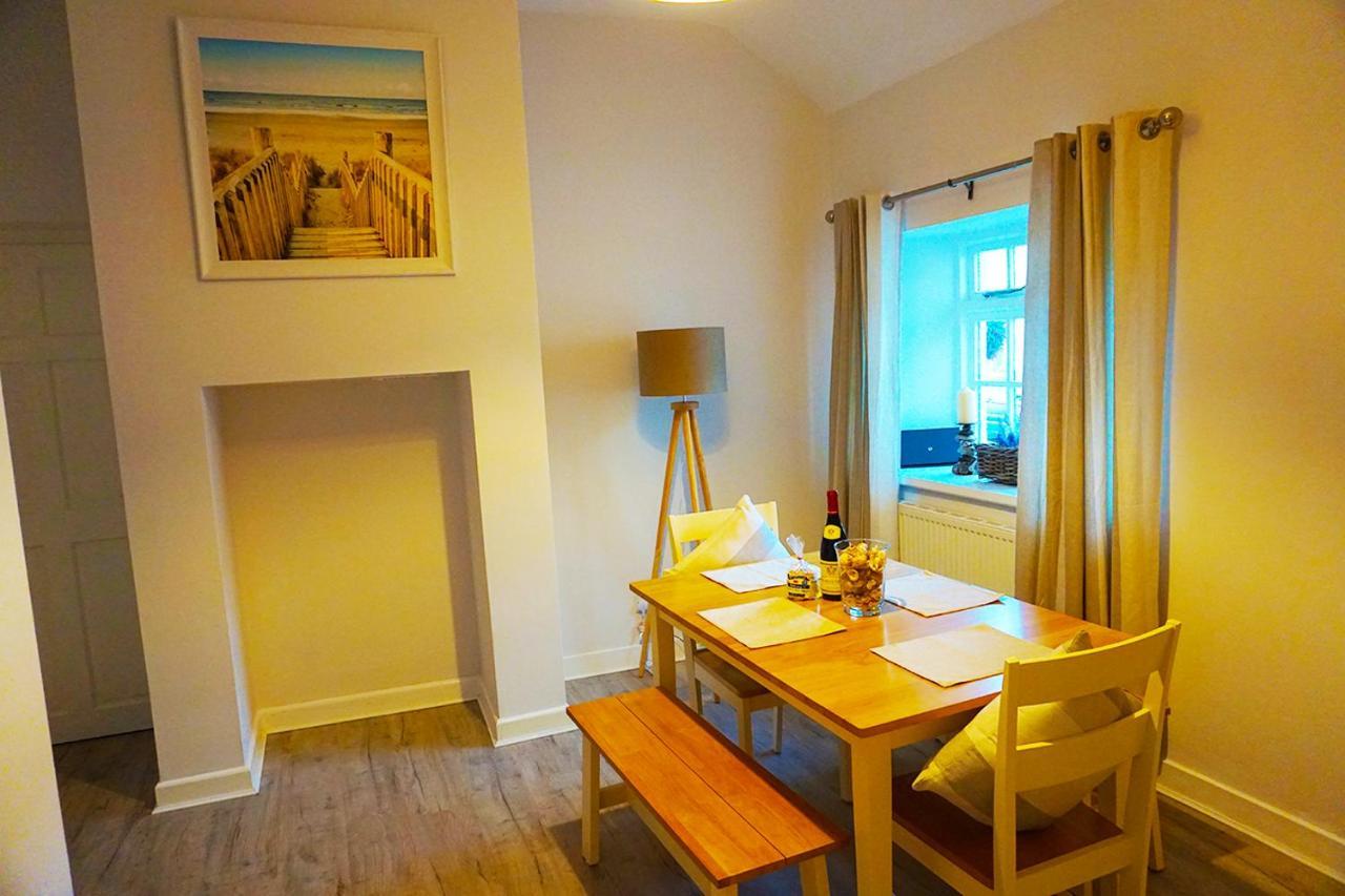 Staycation At Pine Cottage, A Newly Refurbished Holiday Cottage Goodwick Esterno foto