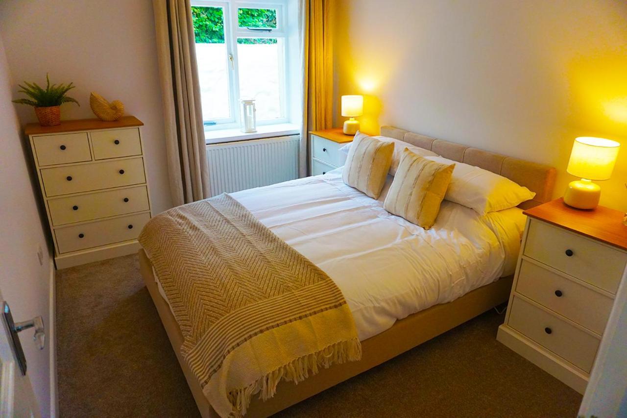 Staycation At Pine Cottage, A Newly Refurbished Holiday Cottage Goodwick Esterno foto